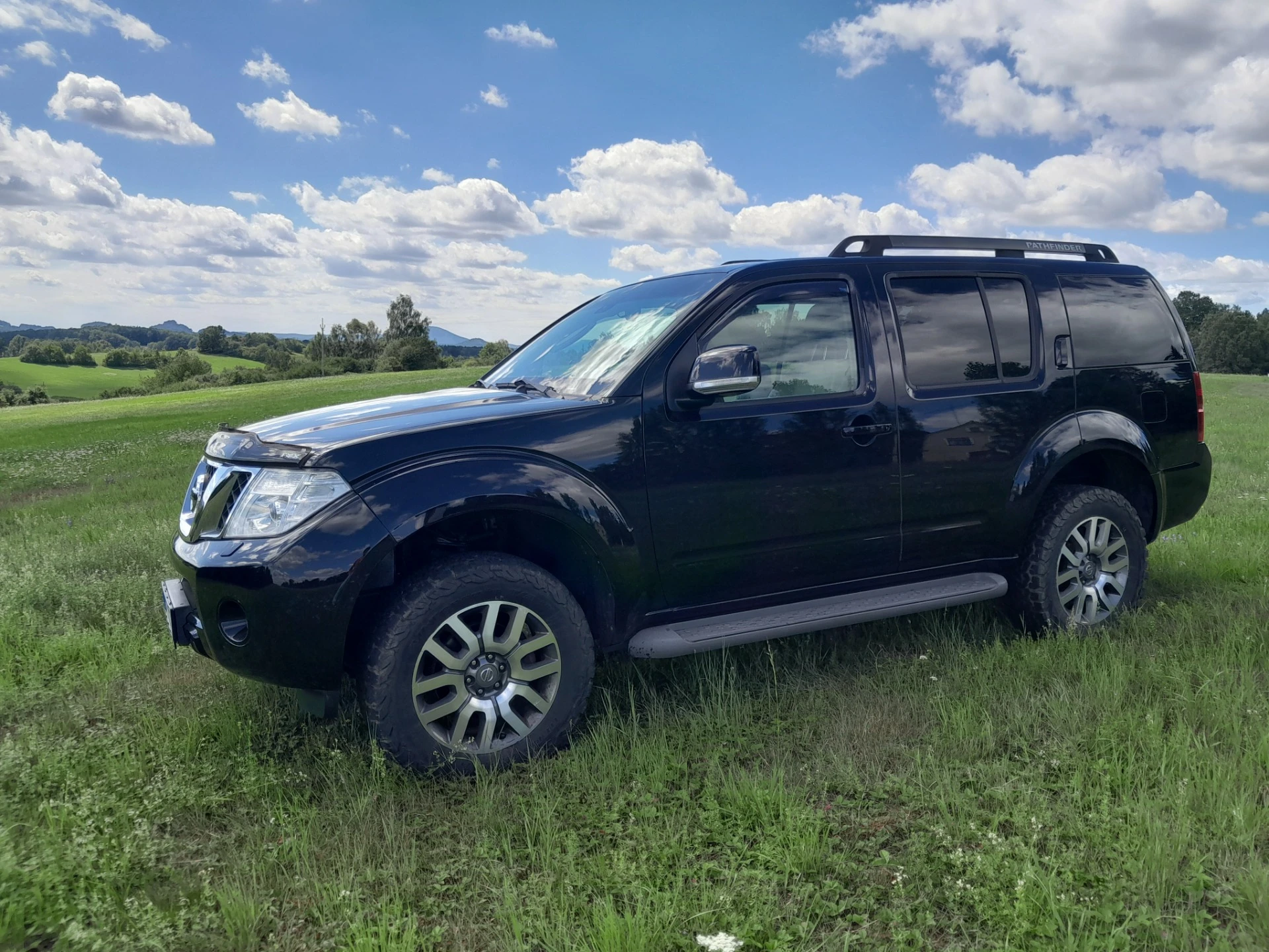 Nissan Pathfinder - tažné vozidlo
